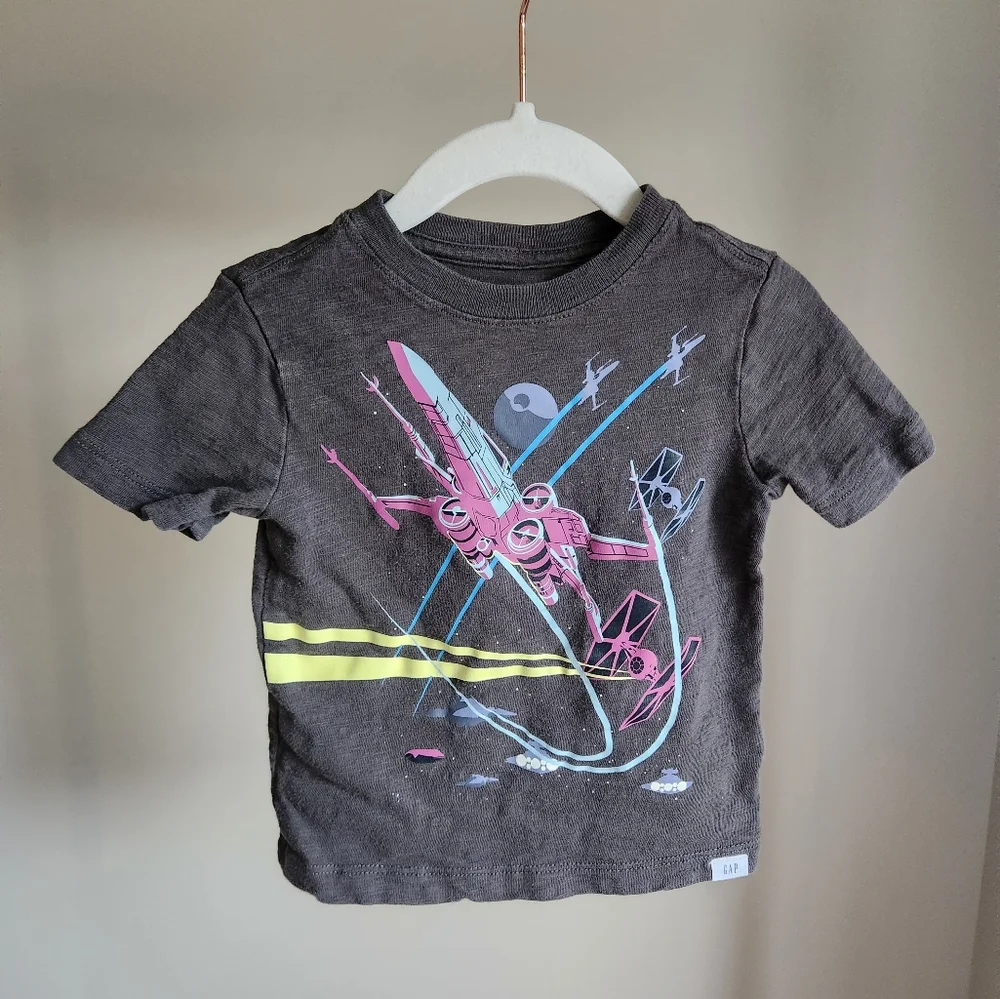 babyGap | Star Wars Graphic T-Shirt size 18-24 months‎